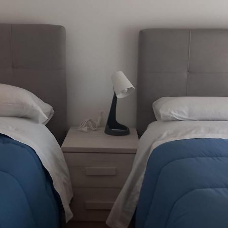 60m² 2 slaapkamer, 1 privé badkamer Appartement in Fiumicino Luchthaven Buitenkant foto