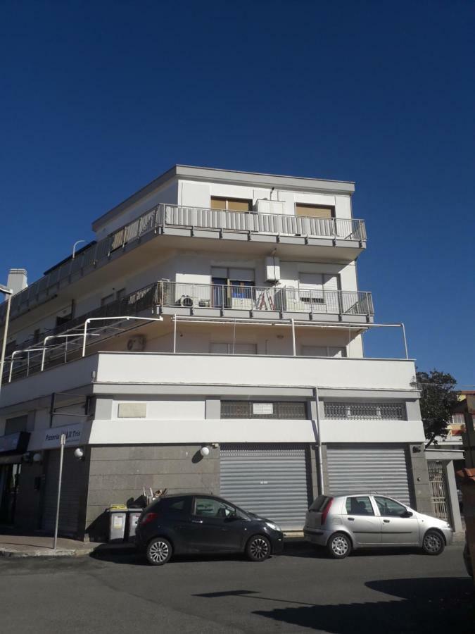 60m² 2 slaapkamer, 1 privé badkamer Appartement in Fiumicino Luchthaven Buitenkant foto