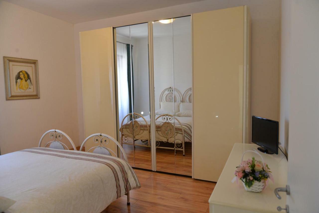 60m² 2 slaapkamer, 1 privé badkamer Appartement in Fiumicino Luchthaven Buitenkant foto