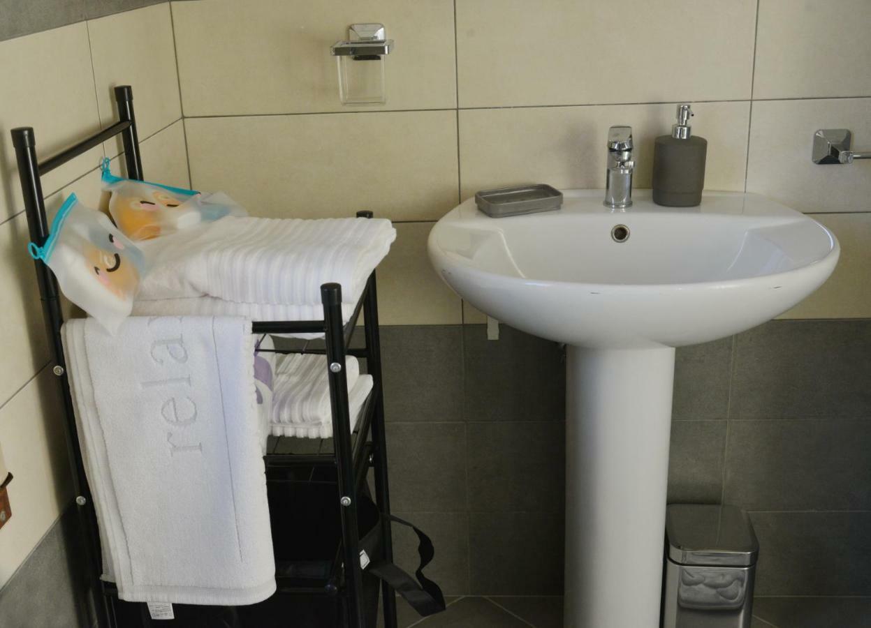 60m² 2 slaapkamer, 1 privé badkamer Appartement in Fiumicino Luchthaven Buitenkant foto