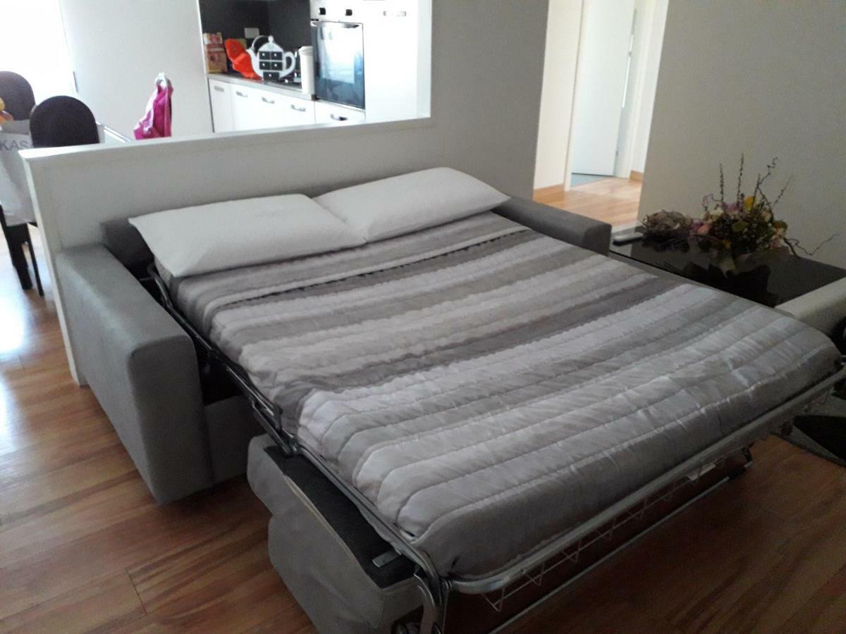 60m² 2 slaapkamer, 1 privé badkamer Appartement in Fiumicino Luchthaven Buitenkant foto